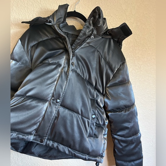Forever 21 Shiny/Metallic Black Quilted Puffer Coat, Detachable Hood - Picture 3 of 7